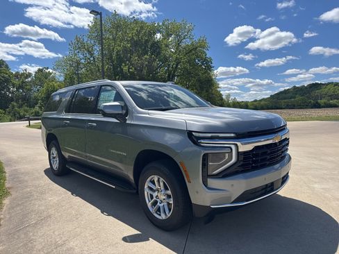 New 2026 Chevrolet Suburban LS AWD/4WD image 3