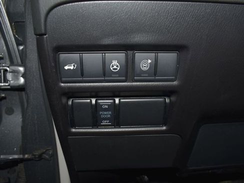 Used 2024 Nissan Armada SL image 15