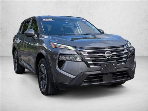 Used 2024 Nissan Rogue SV FWD image 3