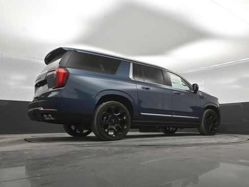 New 2026 GMC Yukon XL Denali w/ Denali Reserve Package AWD/4WD image 35