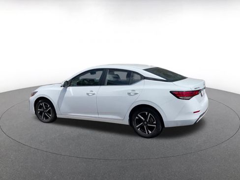 Used 2025 Nissan Sentra SV image 9