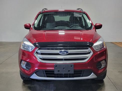 Used 2018 Ford Escape SE w/ SE Sync 3 Package AWD/4WD image 3