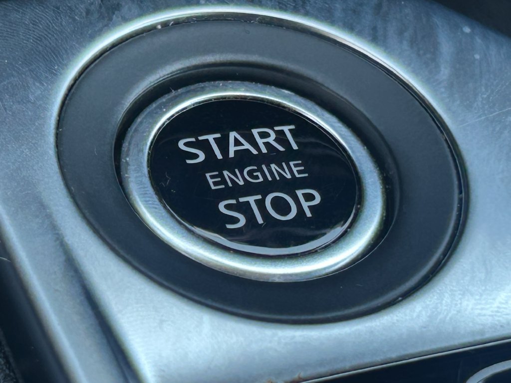 Used 2025 Nissan Sentra SV FWD image 17