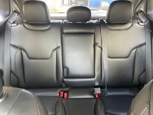 Used 2025 Jeep Compass Limited image 39