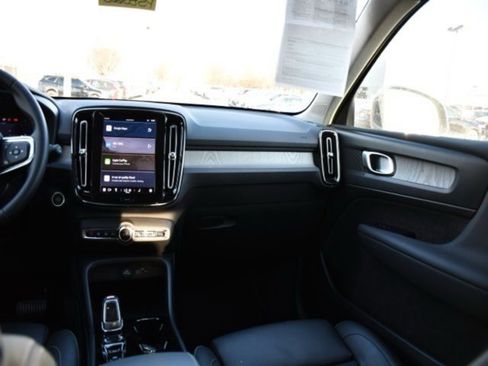 Certified 2025 Volvo XC40 B5 Plus image 18