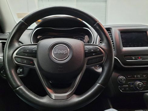 Used 2019 Jeep Cherokee Latitude Plus image 22