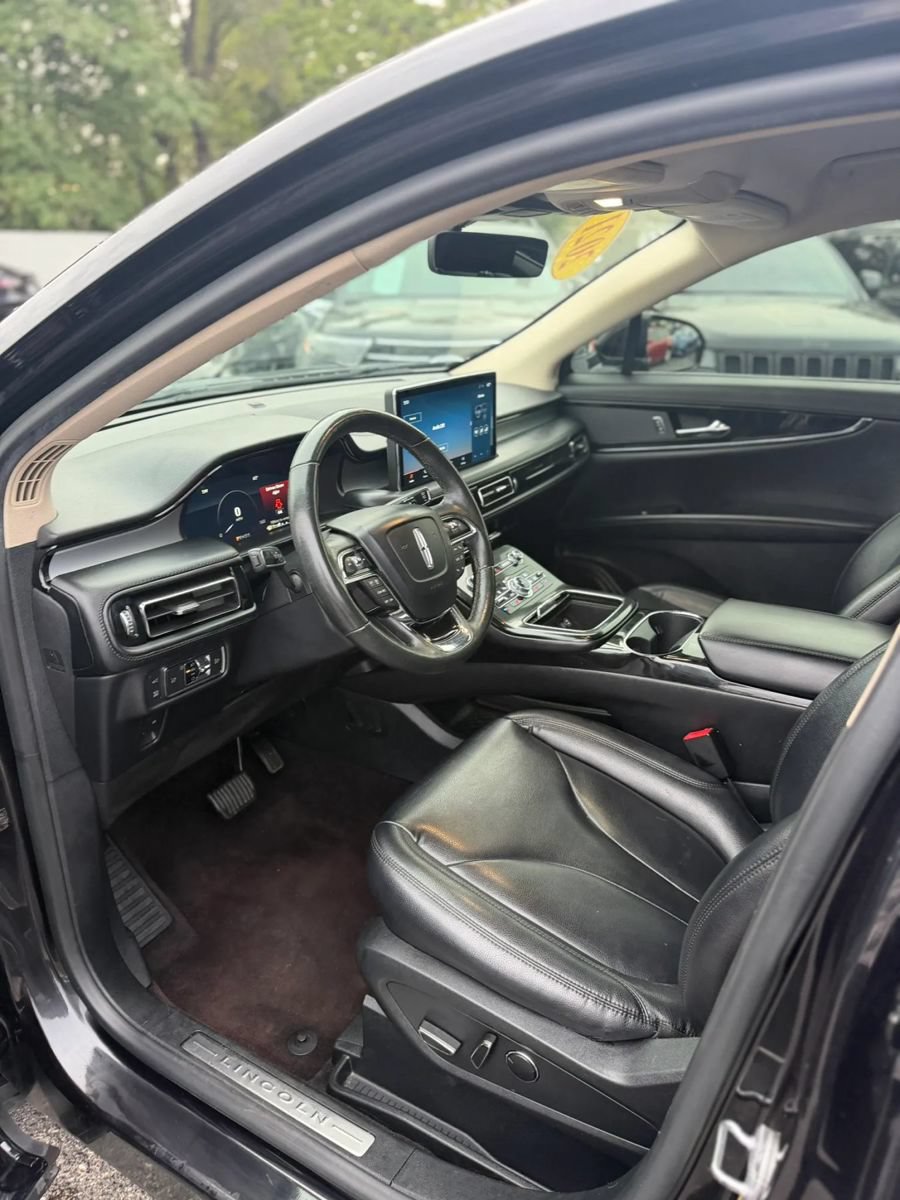 Used 2021 Lincoln Nautilus AWD image 11