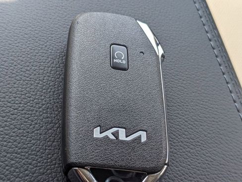 Used 2024 Kia Sportage EX image 31