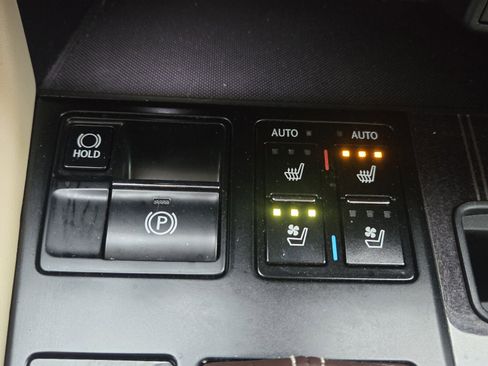 Used 2020 Lexus RX 450h AWD w/ Luxury Package image 22