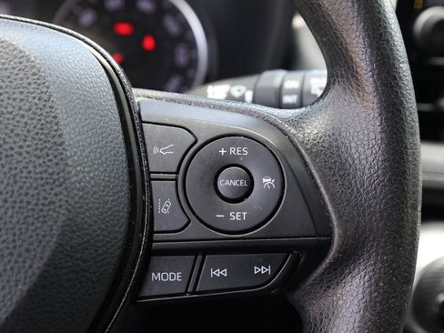 Used 2021 Toyota RAV4 XLE w/ Convenience Package FWD image 36