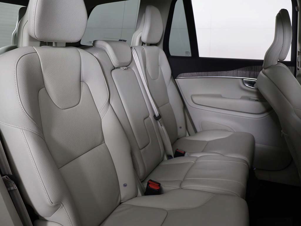 Used 2024 Volvo XC90 T8 Plus w/ Protection Package Premier AWD/4WD image 39