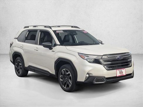 Certified 2025 Subaru Forester Limited image 3