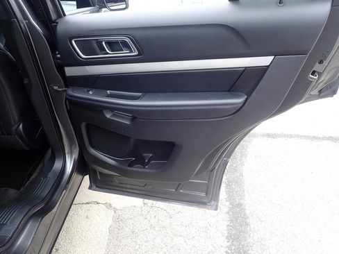 Used 2017 Ford Explorer XLT w/ Equipment Group 202A image 27