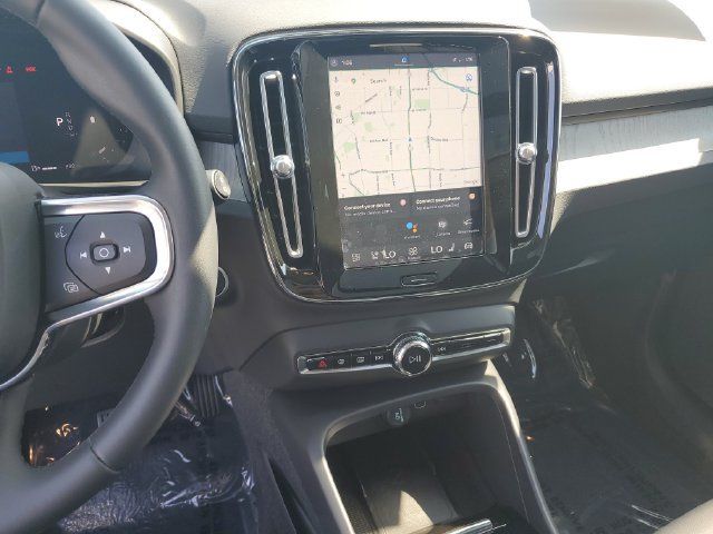 Used 2024 Volvo XC40 B5 Plus w/ Protection Package Premier AWD/4WD image 26