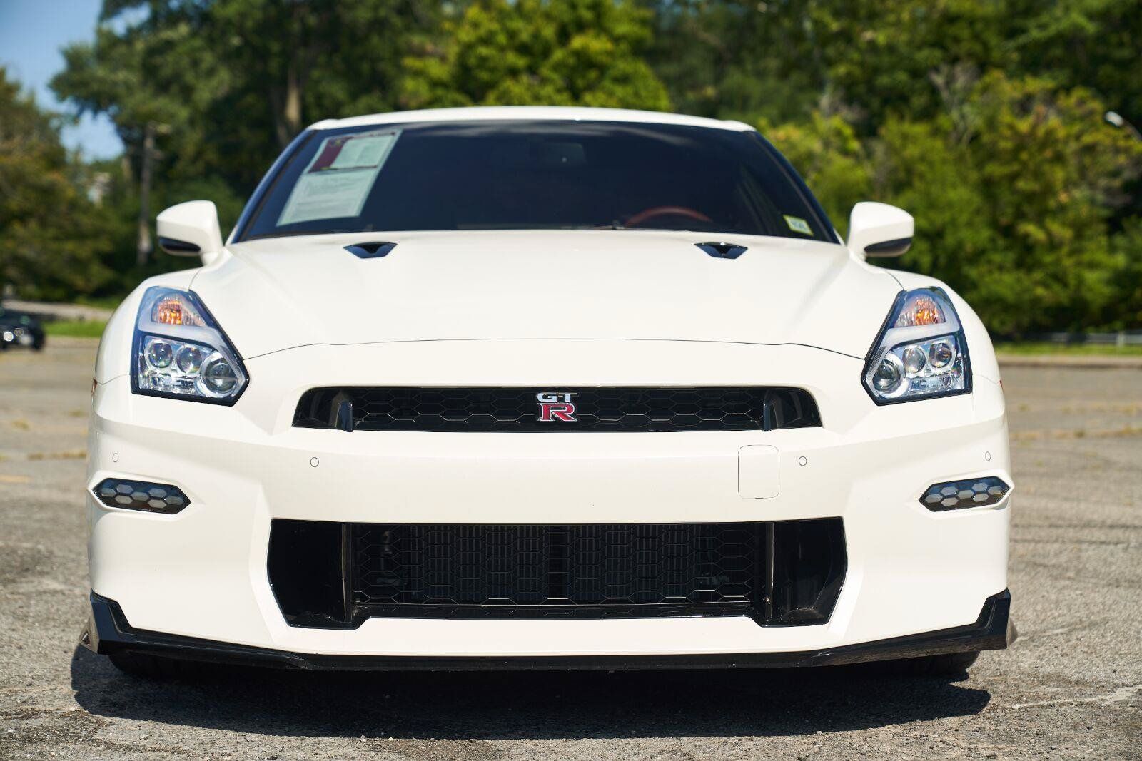Certified 2024 Nissan GT-R Premium w/ Premium Interior Package AWD/4WD image 58