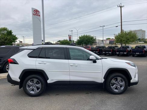 Certified 2024 Toyota RAV4 LE AWD/4WD image 4