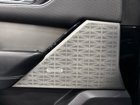 Used 2020 Land Rover Range Rover Velar S image 43