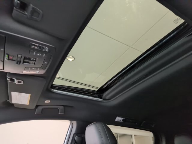 New 2026 Toyota Sienna XLE Woodland Edition AWD/4WD image 22