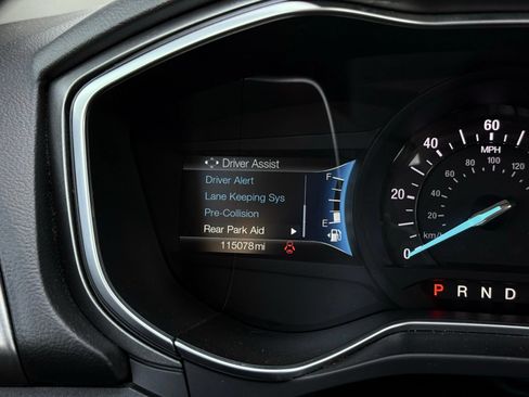 Used 2018 Ford Fusion SE w/ Equipment Group 602A FWD image 29