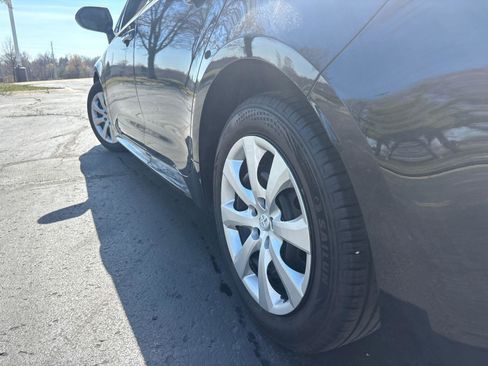 Used 2024 Toyota Corolla LE image 5