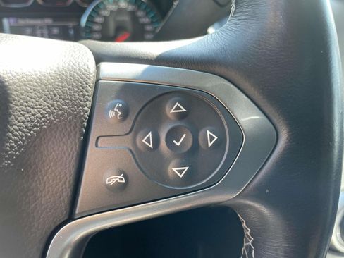 Used 2016 Chevrolet Suburban LT RWD image 24