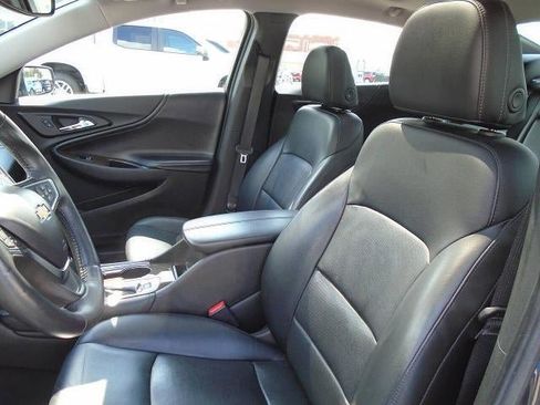 Used 2017 Chevrolet Malibu Premier FWD image 15