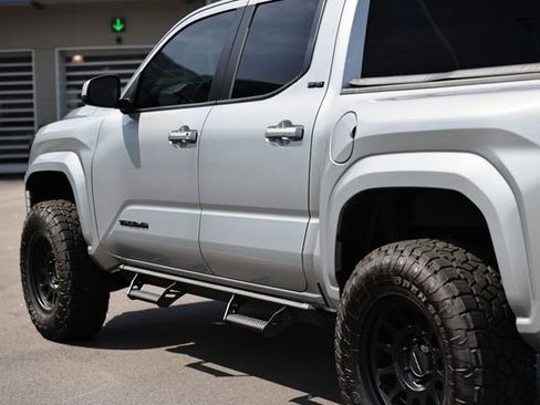 Used 2025 Toyota Tacoma SR5 AWD/4WD image 9