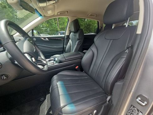 Used 2025 Genesis GV80 2.5T Standard image 16