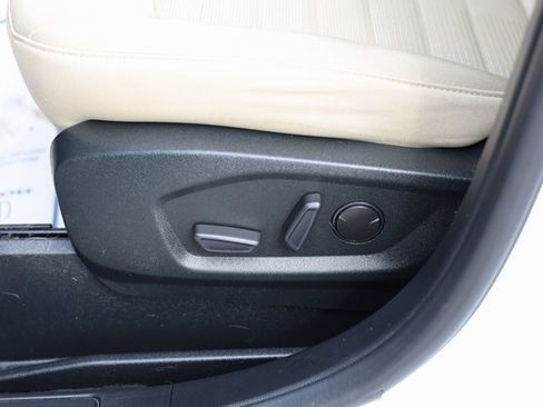 Used 2022 Ford Edge SEL image 21