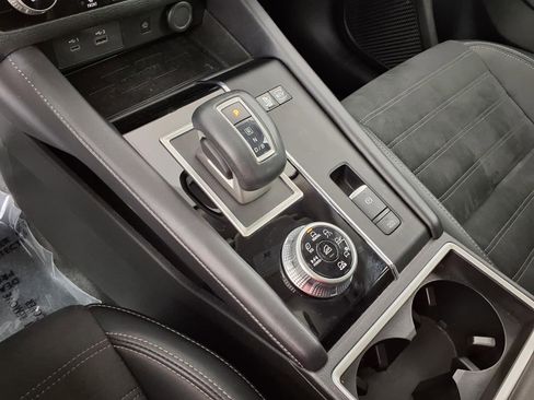 Used 2024 Mitsubishi Outlander SE image 21