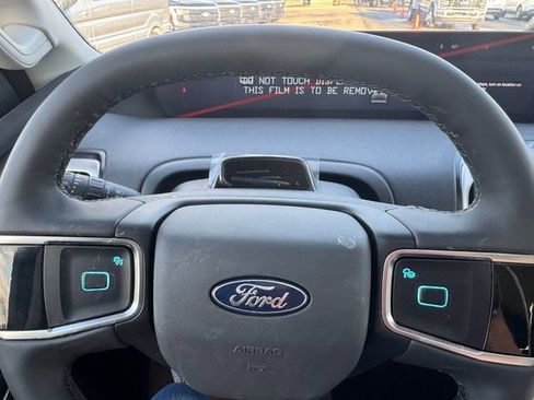 New 2026 Ford Expedition Active image 30