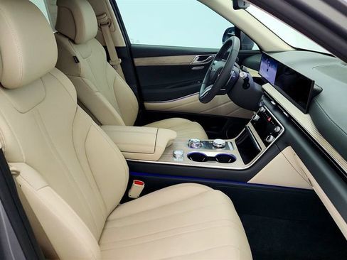 Used 2025 Genesis GV80 2.5T Advanced image 24