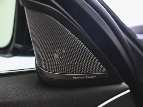 Used 2023 BMW 530e xDrive w/ Premium Package image 10