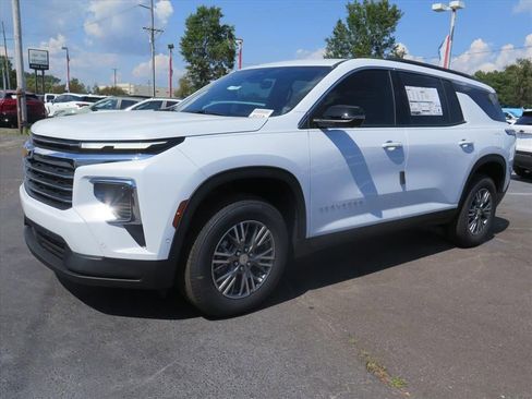 New 2026 Chevrolet Traverse LT w/ Enhanced Driving Package image 8