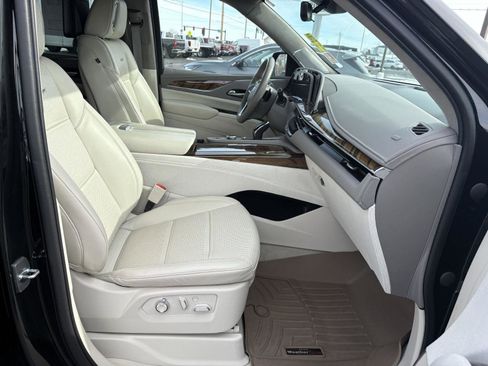 Used 2022 Cadillac Escalade Premium Luxury Platinum image 22