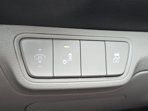 Used 2023 Kia Forte LXS w/ LXS Technology Package image 9