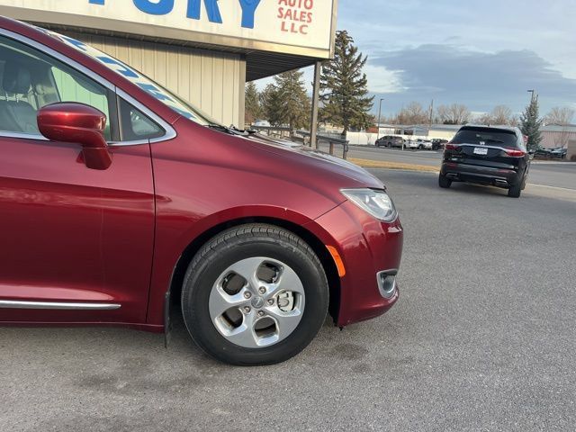 Used 2019 Chrysler Pacifica Touring-L FWD image 18