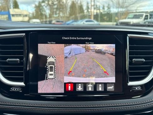 New 2026 Chrysler Pacifica Pinnacle image 25