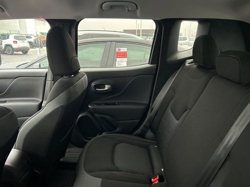 Used 2023 Jeep Renegade Trailhawk image 8