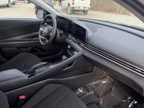 Used 2024 Hyundai Elantra SEL image 18