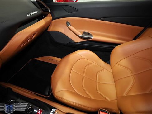 Used 2018 Ferrari 488 GTB RWD image 20