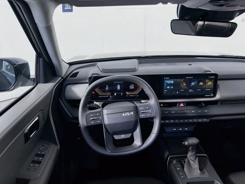 New 2027 Kia Seltos S FWD image 18
