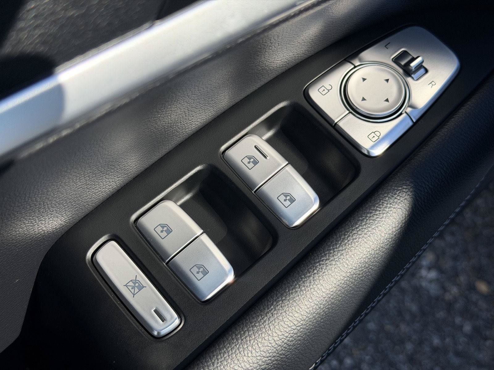 Used 2026 Genesis G70 2.5T RWD image 27