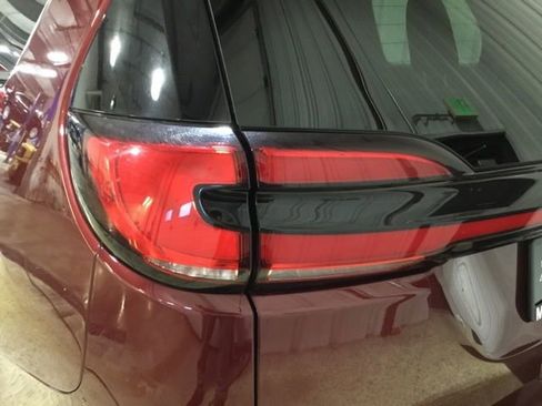 Used 2023 Chrysler Pacifica Touring-L FWD image 17