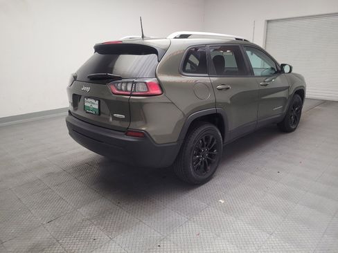Used 2020 Jeep Cherokee Latitude AWD/4WD image 9