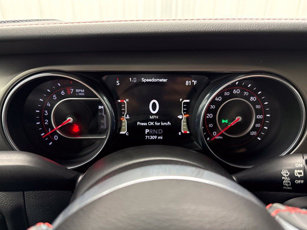 Used 2018 Jeep Wrangler Unlimited Rubicon w/ Dual Top Group AWD/4WD image 22