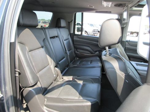 Used 2019 GMC Yukon XL SLT w/ Open Road Package AWD/4WD image 26