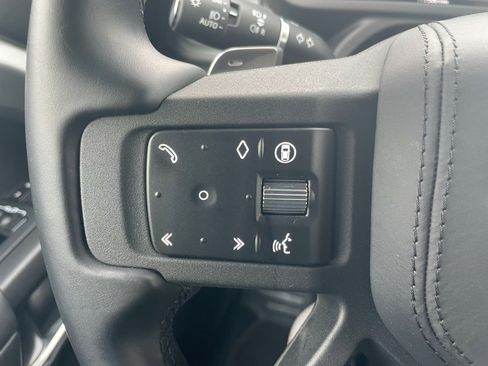 Certified 2025 Land Rover Defender 110 V8 AWD/4WD image 23