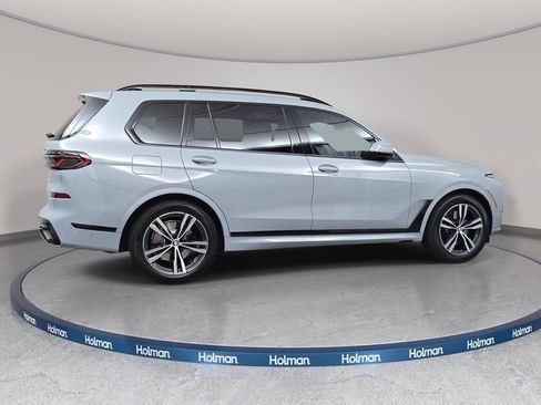 Used 2024 BMW X7 xDrive40i w/ M Sport Package AWD/4WD image 4
