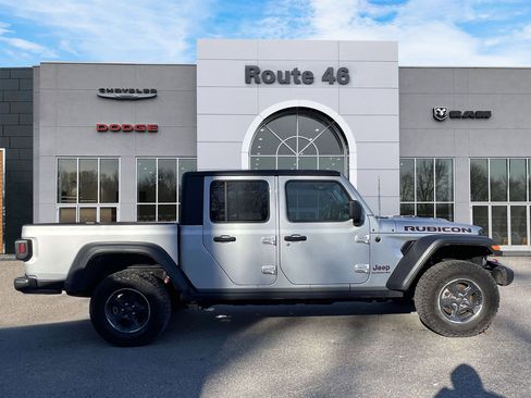 Used 2022 Jeep Gladiator Rubicon w/ Cold Weather Group image 6